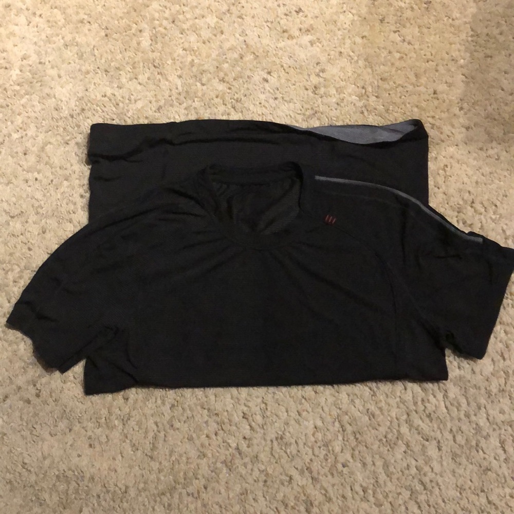 Lululemon Tech Short Sleeve - Large